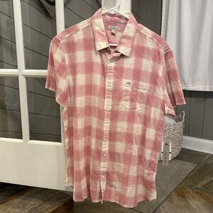 Calvin Klein men’s pink and cream plaid short sleeve shirt. Size large. NWT
